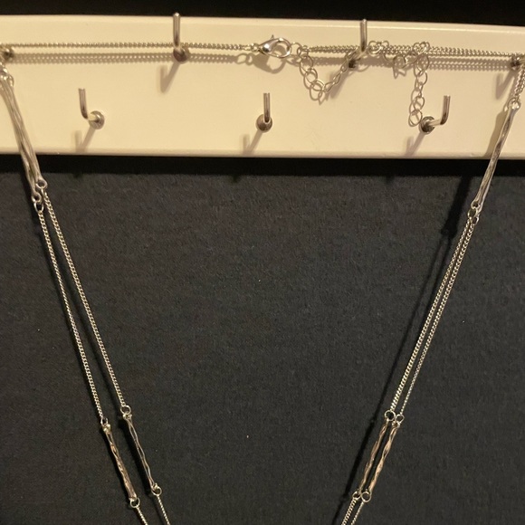 Long silver necklace - Picture 3 of 3